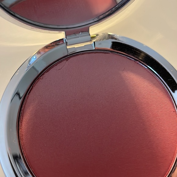 it Ombré Radiance Blush - Picture 3 of 3
